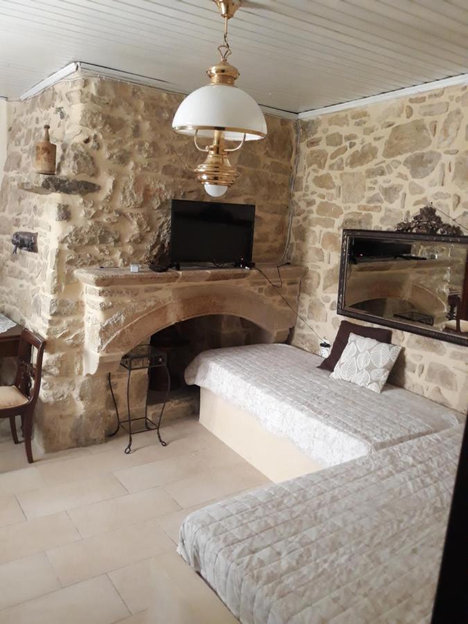 Kritikies Elaia Guest House Pitsidia Bagian luar foto