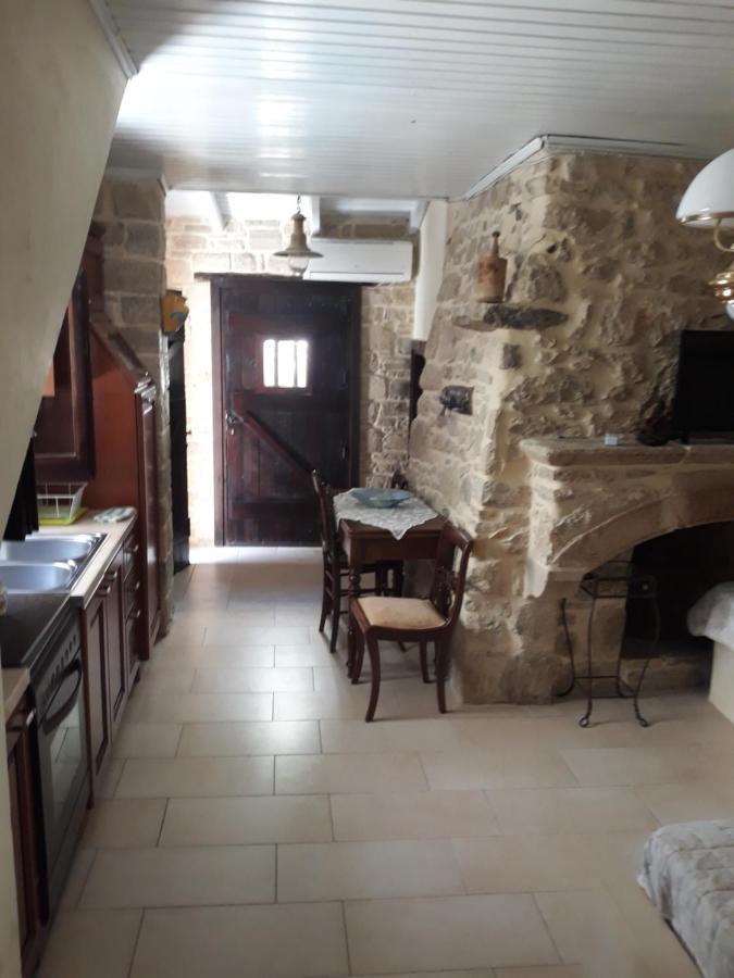 Kritikies Elaia Guest House Pitsidia Bagian luar foto